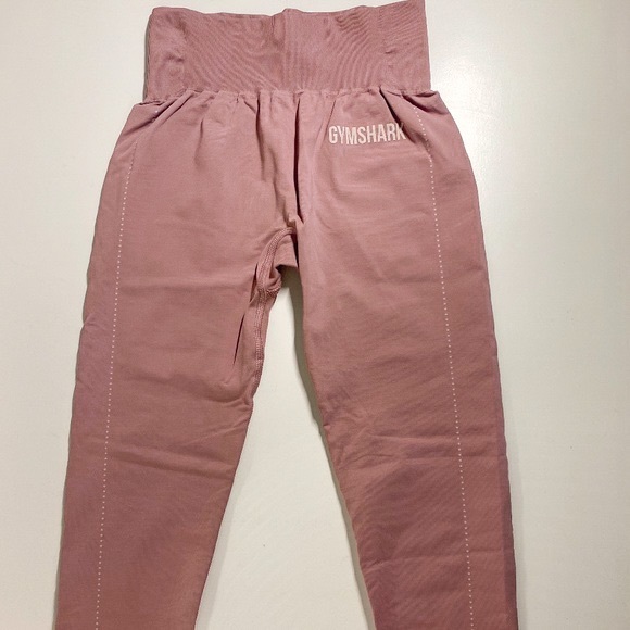 Gymshark - Breeze Lightweight Seamless in Pebble Pink. - Picture 2 of 4